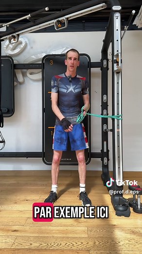 Arrête de faire cet exercice de musculation sauf si c’est pour booster ton égaux. Pour le travail autour de la coiffe des rotateurs je te proposes d’autres solutions. Merci à @sebkinesport pour l’idée originale. #musculation #erreur #eps
