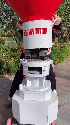 Watch this powerful pellet making machine in action #pelletmakingmachine