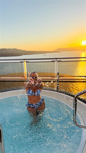 LeToya Luckett-Coles on Instagram: "✨2025✨ 2025 had me on roller skates!! 🛼😂 Taking this heart of mine FULL of love & gratitude with me for the ride in 2026!! Excited for ALL that God has in store for my family! HAPPY NEW YEAR!!! 🍾🥂"