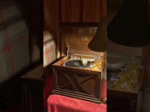 I’m Making Believe …….. By ….. The Ink Spots with Ella Fitzgerald. (Circa 1946)