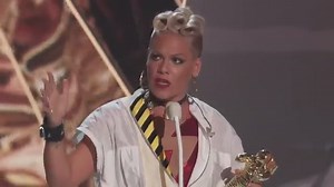 Pink Talks the Importance of Being True to Yourself in Video Vanguard Award Acceptance Speech at 2017 MTV VMAs