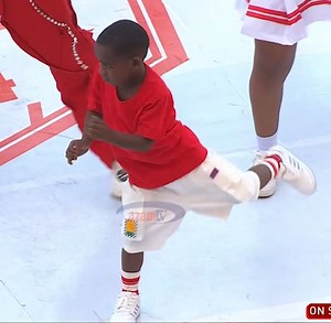 #SimbaDay Ulikona kipaji hicho..!!!??? Je, unamtabiria kuja kuwa kama nani miaka ijayo? 35’: Simba SC 0-0 APR Iko LIVE #AzamSports1HD #SimbaDay2024 #SimbaDay #UbayaUbwela #MechiYaKirafiki #FriendlyMatch #SimbaSC #APRFC #SimbaAPR | AzamSports