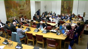 🔙 Jean-François Delfraissy sur l'intelligence artificielle : "Je suis fasciné et inquiet" Cette semaine, le président du Comité consultatif national d'éthique était auditionné par la #ComAfSocSénat. Revoir l'intégralité de l'audition : 🎥 https://sén.at/VYyTEm | Sénat