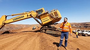 Minor Slew Ring Issue on the Excavator #pilbara #fifo #mining #australia #AI #funny #Incident | BignigelSasquatch