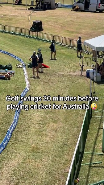 Golfers really do love to pull out this move at the most random times ⛳️ #cricket #aussie #golf #funny