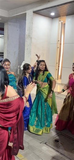Nagoba dulaya lagla😂💃🏻😉 #shortsvideo #marathitrnding #saree