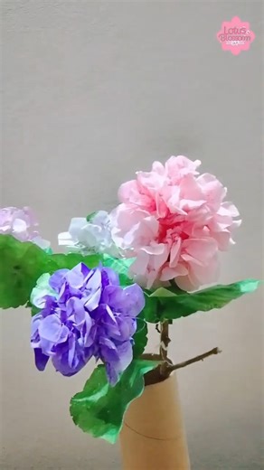 DIY hydrangea flower using paper. #homemadepapercraft #diy #craft