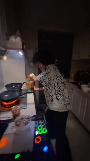 彭国能 on Instagram: "rock that cook！！！！！#dj #party #memes #cooking #hiphop #passion #hhh #fun"