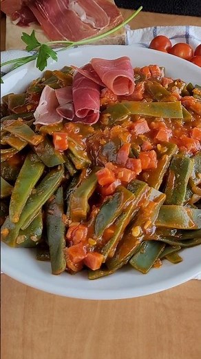 GREEN BEANS WITH HAM AND TOMATO #recipes #delicious