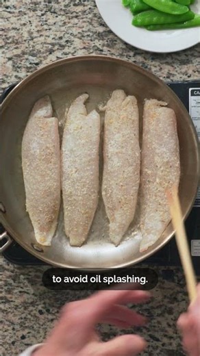 🐟 How a Chinese chef cooks Tilapia! (煎鯽魚) #Shorts