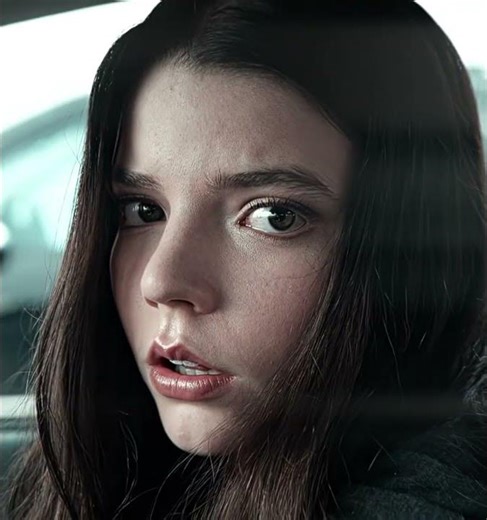 "She Could've Run, But She..." | Split | LOUCURA LETAL (SLOWED) #shorts