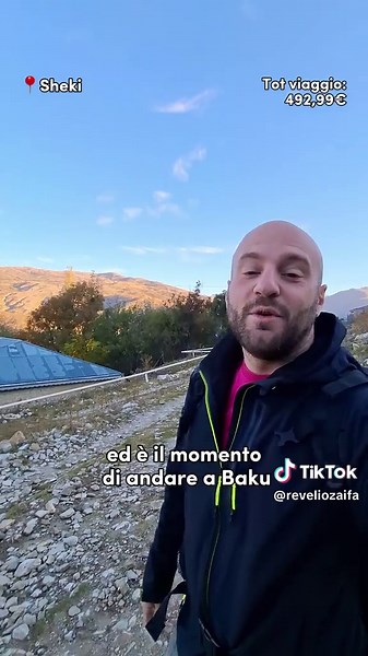 🇦🇿 Caloriferi da strada, lo Scalpello del Caucaso, Lahic e cena da Dadash, Toto Cutugno e Albano, spostamento a Baku e la nebbia stile Vimodrone sono gli ingredienti di questa puntata. Continua il racconto di questo viaggio in Azerbaigian. Ci vediamo lunedì 18/11 alle 12.00 per il settimo episodio della Vloggata Azera. #azerbaigian #azerbaijan #azerbaycan #azer #azerbaijantravel #solotravel #vlog #pelatochesipettina #vloggata #vloggataazera #viaggi #travel #asia #europa #baku #lahic #lada #isl