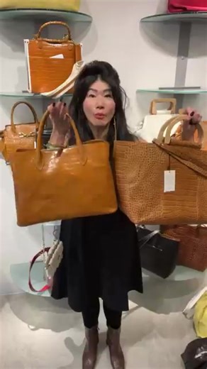This is your chance to try out alternative styles of bags from CF! Orders will be open for 3 days only, items are expected to reach you in 4-6 weeks. 👇👇👇Current Product👇👇👇 【Product】RBLEU CF CL10975 FANNY - A 【Keywords - Variant - Price】 A1 - Cappero(A1) - S$209.00 A2 - BLACK NAPLAK(A2) - S$249.00 A3 - DARK RED NAPLAK(A3) - S$249.00 --- 【Product】RBLEU CF CL10896 DORINA - B 【Keywords - Variant - Price】 B1 - WHITE/CROC(B1) - S$99.90 B2 - BLACK/CROC(B2) - S$99.90 B3 - CHOCO/CROC(B3) - S$99.90 