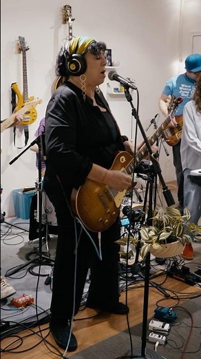 Joanna Connor absolutely ripped through “Statesboro Blues”