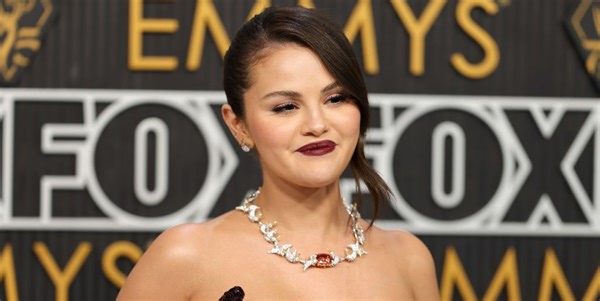 Selena Gomez and 'Wizards of Waverly Place' Co-Stars Reunite in Adorable Pics