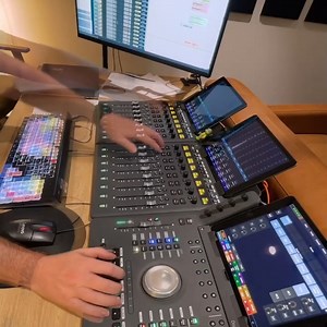 🎚️ Avid S1 / Avid S1 / Avid Dock 📷 instagr.am/showtownsound ▶️ avid.com/s1 #avids1 #aviddock #mixing #recording #audiopost #daw #eucon #protools #avid | Avid