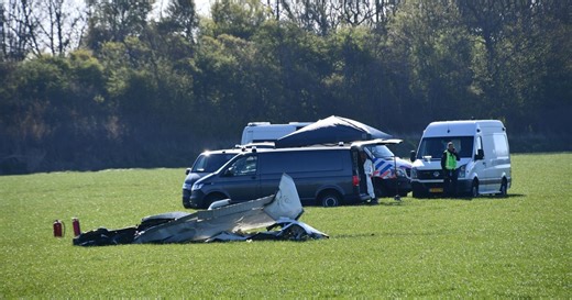Sportvliegtuig crasht in weiland vlakbij Middelburg, een persoon overleden