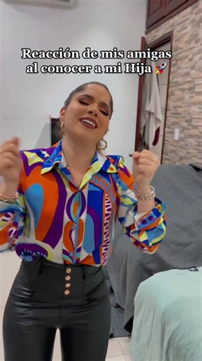 Reacciones de Amigas al Conocer a la Hija de Josy