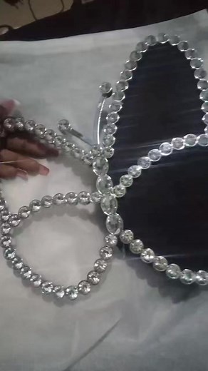 [SATISFACTION GARANTIE AChetez avec nous c'est premièrement pour le fait que nos pochettes sont uniques avec des modèles originaux Ensuite, c'est transporter avec soi le confort de ne plus être copiée Enfin c'est ce manteau d'être reine qui surpasse toute pensée. #TêTê | La Boutique De Meliou