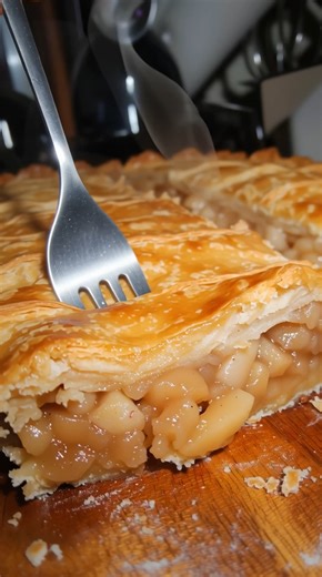 "This is my grandma's apple strudel recipe passed down & I am sorry I do not make it any other way because this is the way I like it." Full recipe in the first c.o.m.m.e.n.t👇 | All Grandma's Recipes