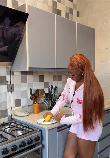 Lemon Cake Baking: Easy Icing Sugar & Cake Steps