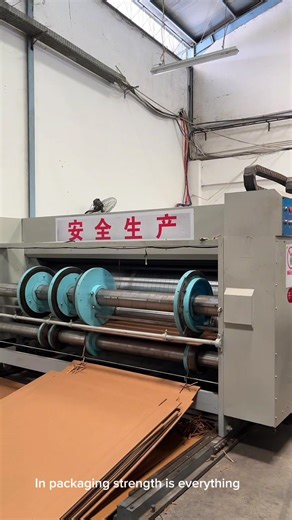 Strong packaging starts with smart design. Our carton structures are engineered to deliver durability, stability, and reliable protection for every shipment. #packagingindustry #cartonbox #factorylife #heavyweight #carboardbox