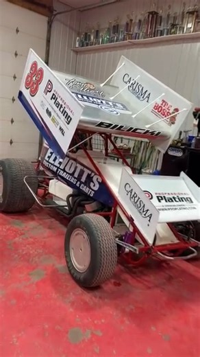 I am PUMPED to add more sprint car races to my schedule this year with Sippel Racin'. With only 6 sprint car races under my belt, this form of racing has been a steep learning curve - but you know I love challenges. We’re aiming for 15 races this year in between my NASCAR schedule, kicking things off with MSA Sprints this Saturday night at Plymouth (weather pending). Our goal is to run some IRA Sprints races later in the season. A massive shoutout to all of our great partners who jumped onboard 