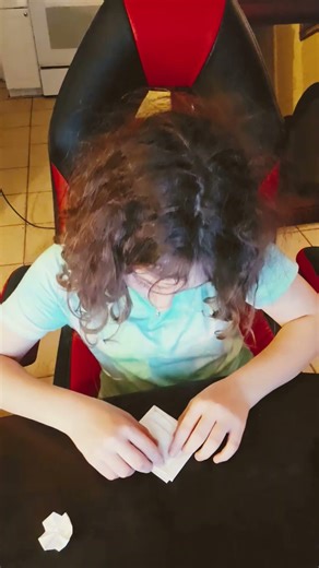 making a cool origami paper fidget#origami #paper #origamipaper #easytomake #craft #craftpaper