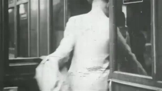 🚂 Steam Train Water Troughs – A Lost Miracle of the Railway Age 💧🔥 Once upon a time, Britain’s main lines had one of the most ingenious railway inventions ever created: steam train water troughs. Long before high-speed rail and electric traction, express steam locomotives needed huge amounts of water. But stopping to refill would slow services to a crawl… so the railway companies came up with a remarkable solution. 😲 Water troughs — long channels filled with water, laid between the rails. Wh