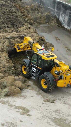The perfect JCB telehandler for handling duties on the farm