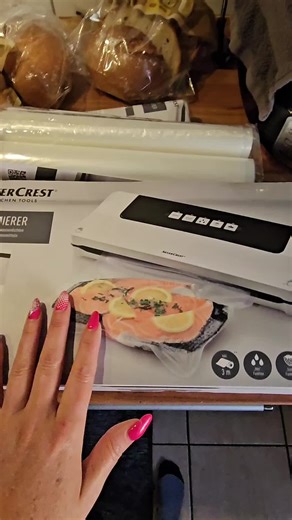 Vacuum Sealing Food with SilverCrest Kitchen Tools