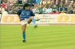 549K views · 13K reactions | Kur 34 vite më parë Maradona argëtonte mbarë botën në “Olimpiashtadion” përpara ndeshjes me Bayernin e Mynihut, nën tingujt e këngës “Live is Life”. | Fotografitë që kanë bërë historinë. | Facebook