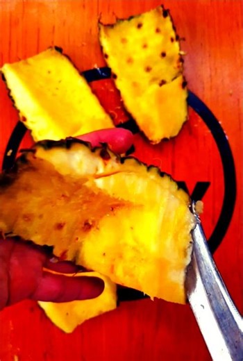 😍 👉 ASMR Pineapple Slice Perfection 🥭🔪 | Real Knife Sounds in 4K | Oddly Satisfying Fruit Cutting