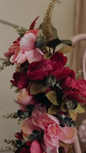 ¡Hola a todos! Este Día de las Madres, estoy emocionada de celebrar de una manera muy especial, honrando a todas las mujeres increíbles que son madres, abuelas, tías, mentoras y modelos a seguir. Capturaremos momentos especiales llenos de amor y complicidad que podrán atesorar para siempre. El paquete incluye: 8 fotografías digitales editadas en alta calidad. 1 ampliación de 20x30 cm o 4 impresiones de 10x15 cm. La inclusión de tu familia nuclear en la sesión (esposo e hijxs) Y como un regalo es