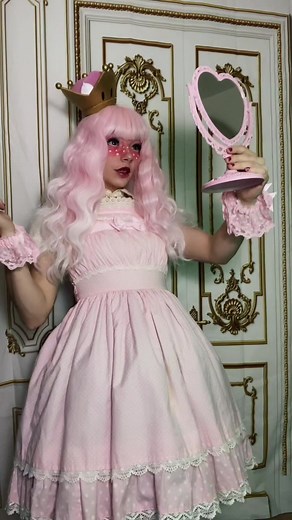 Princess Peach immediately took a liking to her new handmaid, and the two were very close #mariolore #toadette #princesspeach #kingboo