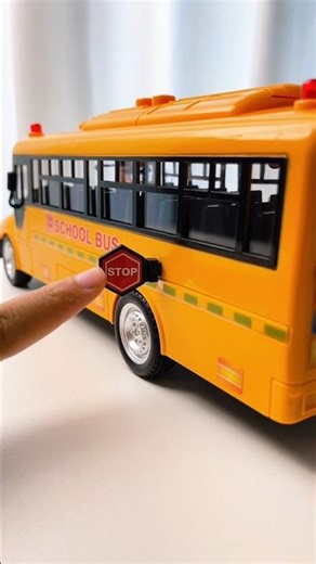 Die-cast school bus 🚌 toy review #shorts #toyreview #rctoys