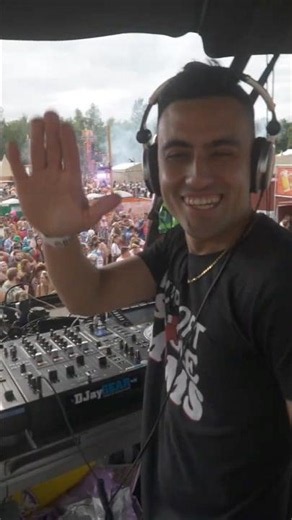 Turning up the heat at Kamping Kitsch Holland. 🔥 #kampingkitschclubholland #kampingkitsch #dj