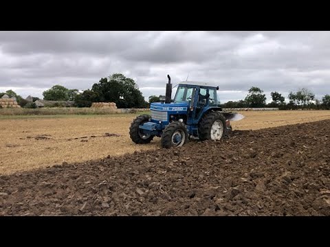 Ford TW 15 Ploughing