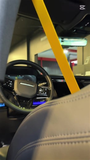 Dikke Range rover sport mogen voorzien van 5x gele gordels! #voorjou #voorjoupagina #gordels #gekleurdegordels #custom