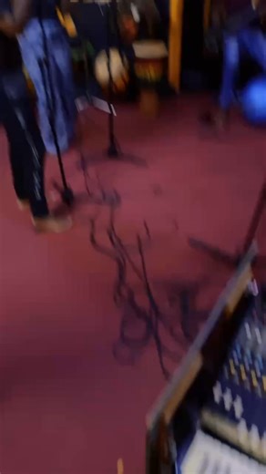 En répétition pour le FEMART population de Karpala je serais en live avec vous le 4 avril.sortez massivement 🇧🇫🎤🙏🥰 | Natou