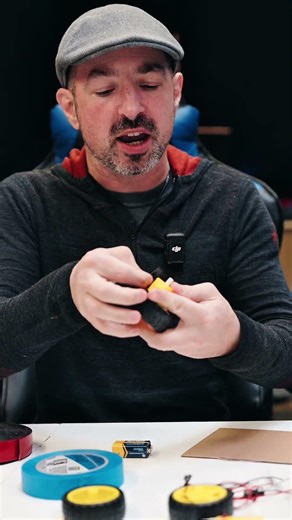 Do you think you could build a robot in 30 seconds? 😏👇 #helpmemakethismakesense