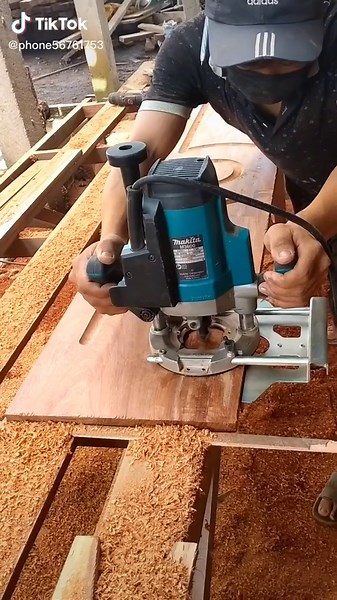 Woodworking Techniques with Makita Router in Action
