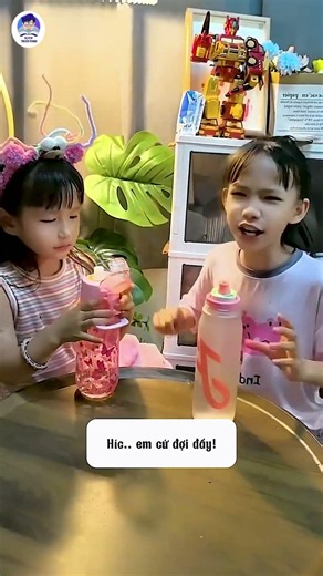 Thought They Got the Same Gift, Ended Up Crying Over Different Colors