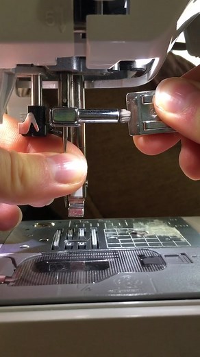 I was today years old when I realized I could just use the foot to change the needle🤦‍♀️ #sewing #sewinghack #sewingtutorial #hack #sewingmachine