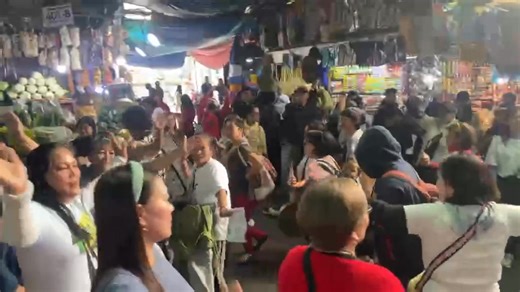 WATCH: Baguio market vendors held a community dance at the public market to celebrate the recent withdrawal of SM Prime Holding Inc.’s (SMPHI) market rehabilitation plan. On Jan. 3, the Baguio City Public Information Office announced SMPHI’s withdrawal, stating that Mayor Benjamin Magalong was informed of the decision through a letter sent to his office. “SMPHI has decided not to proceed with the project … since it appears that Baguio City, the executive and legislative branches, the [Baguio Cit