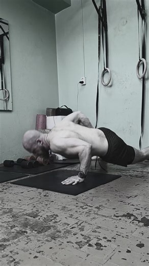 Набор упражнений для разнообразия твоей тренировки: туториал #pushups #power #motivation #sport #calisthenics #workout #отжимания #туториал #tutorials #boxing