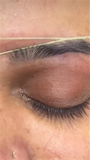 eyebrows threading tutorial 😱#eyebrows #threading#eyebrowtutorial#shortsfeed#youtubeshorts#ytshorts👍