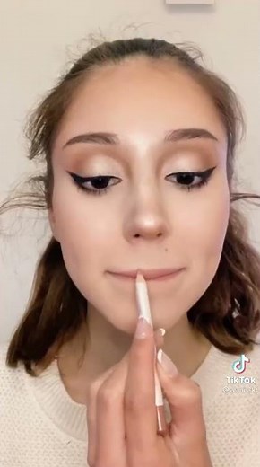 Ariana grande Makeup tutorial Vogue #short