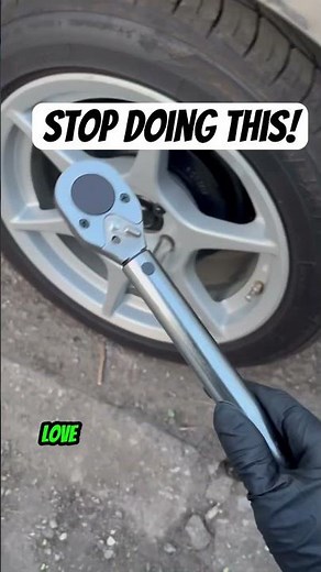 Everyone does this Wrong! How to torque your wheels properly