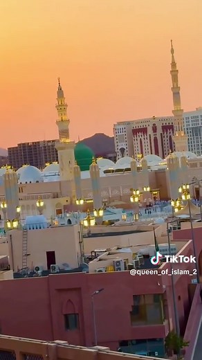Madinah & Makkah: Islamic Heritage & Holy Cities